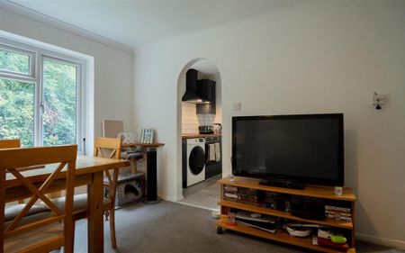 1 bedroom apartment to rent - Photo 2