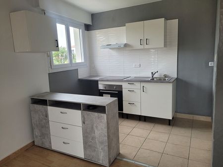 Location appartement 4 pièces, 73.00m², Brem-sur-Mer - Photo 3