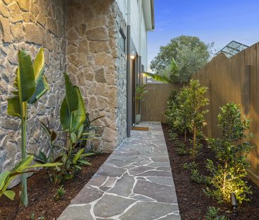 21A Nannygai Street, Noosaville QLD 4566 - House For Rent | Domain - Photo 6