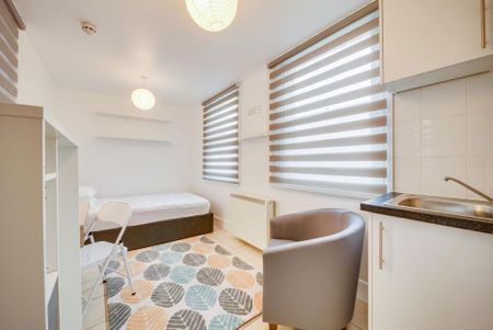 Studio to rent - Photo 5