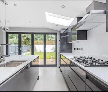 6 bedroom semi-detached house to rent - Photo 2