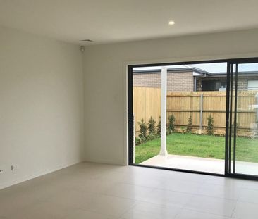 ULTRA MODERN HOME - Photo 4