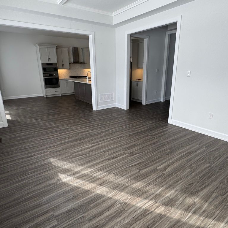 10 Shoreview Drive, Welland - BEAUTIFUL 6 BEDROOM HOUSE - Photo 1