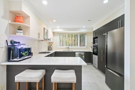 Spacious Family Home with Panoramic Lake Views - Photo 5