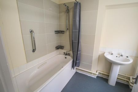 Stonecutters Way, Great Yarmouth - Photo 4