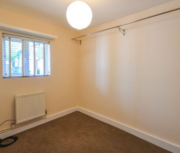 Crabbs Cottage, CM17, Old Harlow - Photo 2