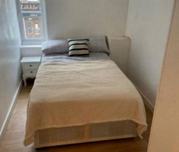 Room in a Shared Flat, Deptford High Street, SE8 - Photo 3
