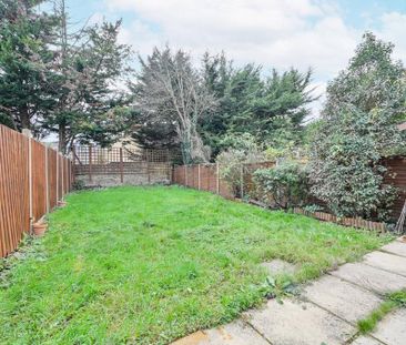 3 bedroom flat to rent - Photo 6