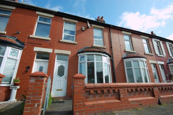 2 bedroom terraced house to rent - Photo 1