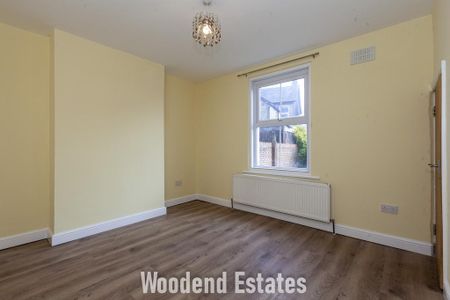 4 bedroom detached house to rent - Photo 3