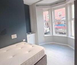 Room 1, 13 Lothair Avenue, Belfast, BT15 2HU - Photo 2