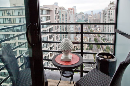 Yaletown Park II – 909 Mainland Street - Photo 2