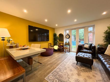 4 bed terraced house to rent in Whitethorn, Shinfield, Reading, Berkshire, RG2 9GF - Photo 4