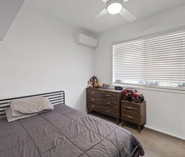 Brick home with huge entertainment area and pool - Photo 5