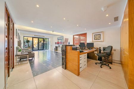 Roland Gardens - Photo 4