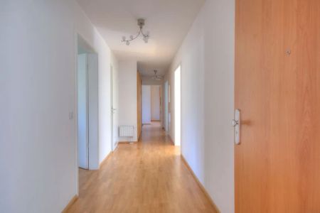 AkuRat Immobilien - Seniorengerechte 3-Zimmer Wohnung mit Balkon im Herzen von Fürstenfeldbruck - Photo 5