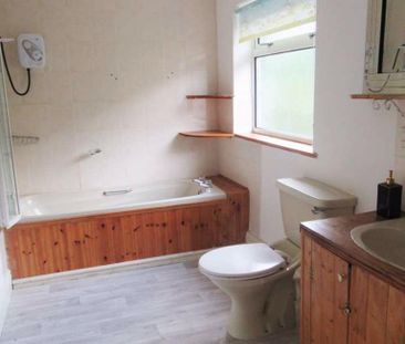 4 bedroom detached house to rent - Photo 2