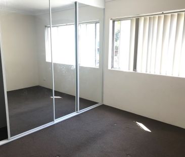 Location! Location! - Photo 2