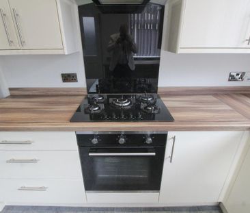 3 bedroom terraced house to rent - Photo 2