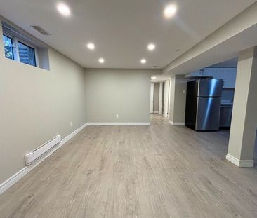 $1,599 / 2 br / 1 ba / 381 grey st unit 2 - Photo 5