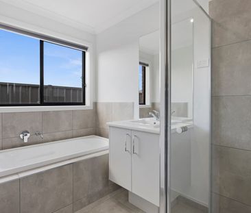 Modern Living with Comfort and Ease - Photo 6