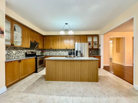 For Lease - 26 Belgrave Square, Markham, Ontario - Photo 2