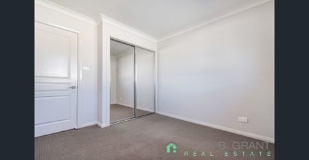 PERFECT FAMILY HOME! - Photo 2