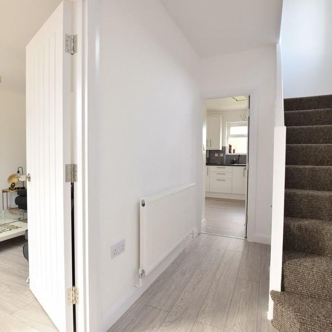 4 bedroom semi-detached house to rent - Photo 1