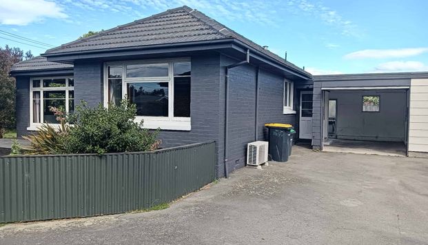 Neat & Tidy Three Bedroom Home - Photo 1