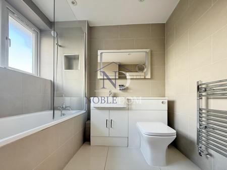 3 bedroom end of terrace house to rent - Photo 5