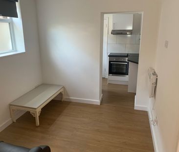 1 Bed Flat, Green Lanes, N13 - Photo 1