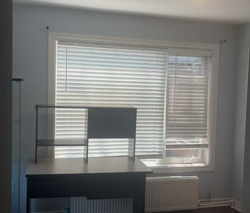 For Lease - 323 Danforth Avenue Unit# Apt. 2, Toronto, Ontario - Photo 4