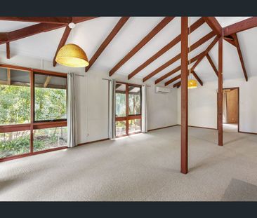 Charming Beach Cottage – Freshly Updated & Just a Short Stroll to t... - Photo 1