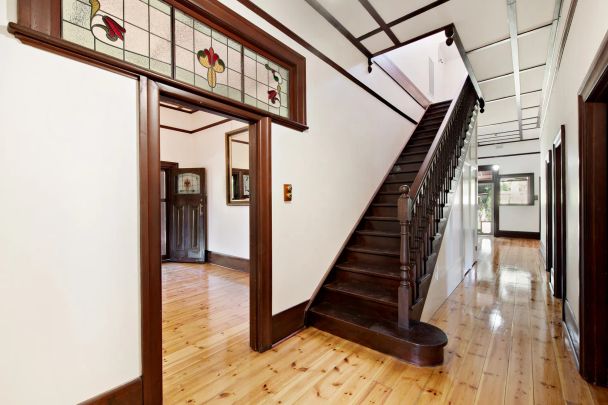 Grand and elegant haven in a prized pocket of Hawthorn - Photo 1