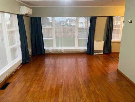 Charming 3BR Family Home in Melville - Photo 3