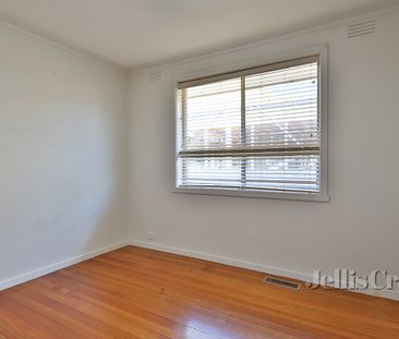 13 Emerald Street, Oakleigh South - Photo 5