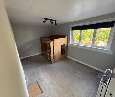 3 bedroom terraced house to rent - Photo 6