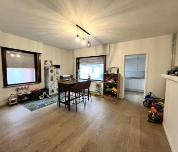 Vernieuwde woning met 2 slaapkamers - Photo 2