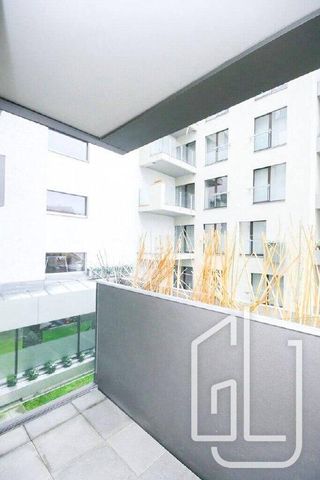 Apartment for rent, 4+kk - 3 bedrooms, 98m - Фото 2