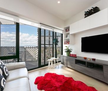FURNISHED APARTMENT WITH SWEEPING VIEWS AND SLEEK STYLING! - Photo 1