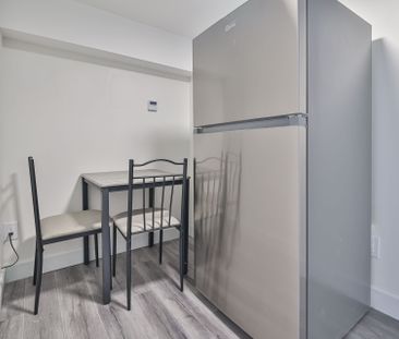 For Lease - 5 Sorauren Avenue Unit# 1, Toronto, Ontario - Photo 1