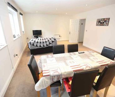 2 bedroom flat to rent - Photo 6