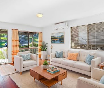 Charming 3-Bedroom Home in Quiet Holland Park West Street - Photo 2
