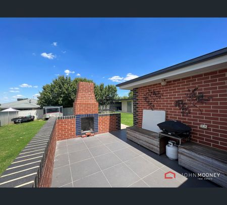 11 Tahara Crescent, Estella, NSW 2650 - Photo 4