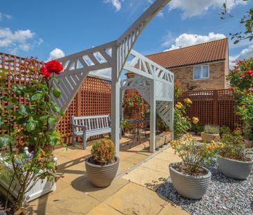4 bedroom detached house to rent - Photo 3