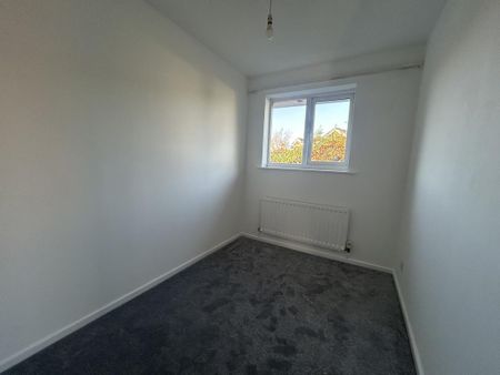 2 bedroom semi-detached house to rent - Photo 3