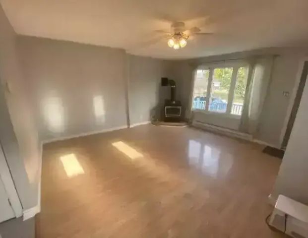 Entire House For Rent - 2 Bed, 1 Bath, 2 Parking, Backyard - South Etobicoke | 38 Milton Street, Toronto - Photo 1