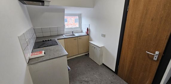 Breck Road, Liverpool, L4 - Photo 2