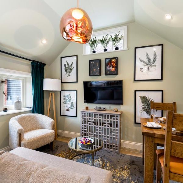 Clay Lane, Guildford, Surrey, GU4 - Photo 1