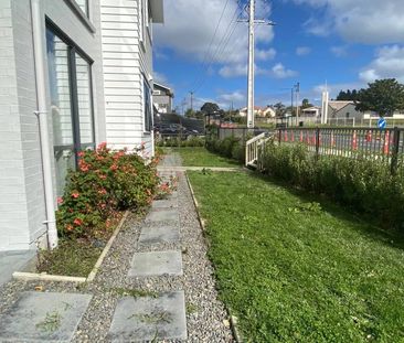 Spacious 4-Bedroom Family Home in Prime Massey Location – Available - Photo 6